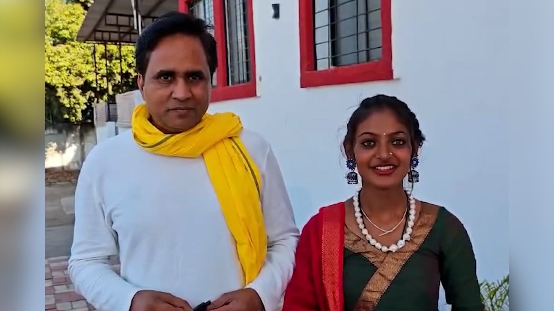 महाकुम्भमा माला बेचेर चर्चामा आएकी मोनालिसा रौतहट आउने